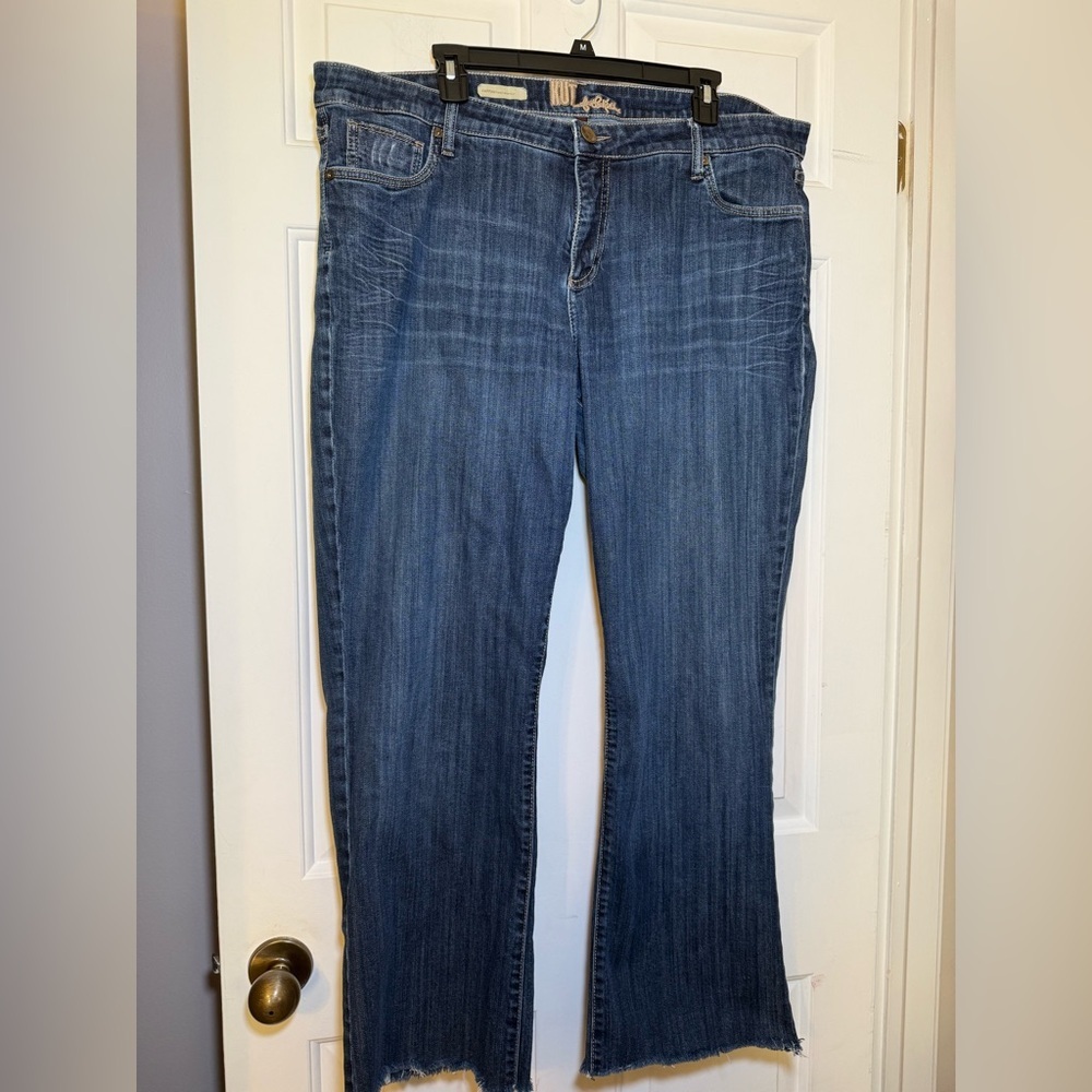 Kut From The Kloth Woman’s Farrah Baby Bootcut Jeans Sz 18W Raw Hem Distressed